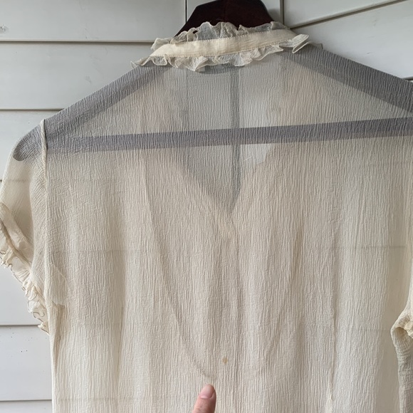 Moschino 100% Silk Blouse in XS. Good condition—see photos. Missing button. - Picture 6 of 6